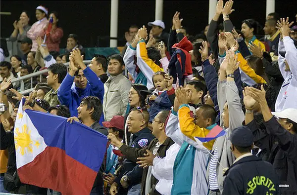 Positive Filipino traits include strong sense of community