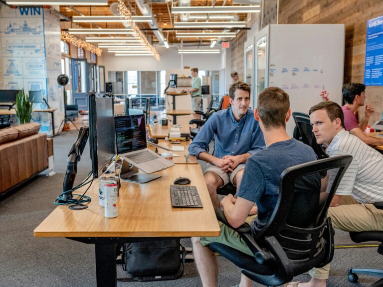 Best Companies to Work for in Australia in 2025: What They’re Doing Right and What You Can Learn