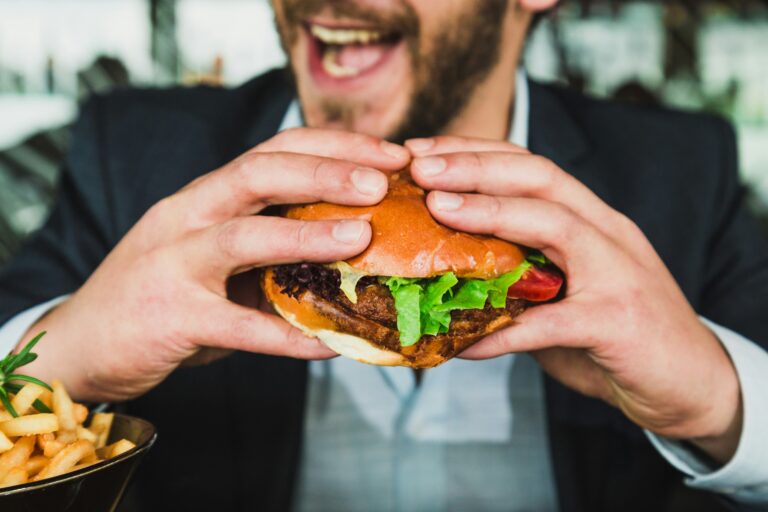 Understanding the Difference Between Lunch Culture in Filipino and Australian Workplaces