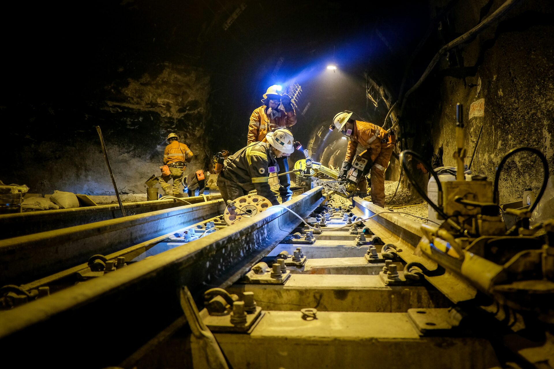 What Newcomers in Australia Need to Know About FIFO (Fly-in Fly-out) Work