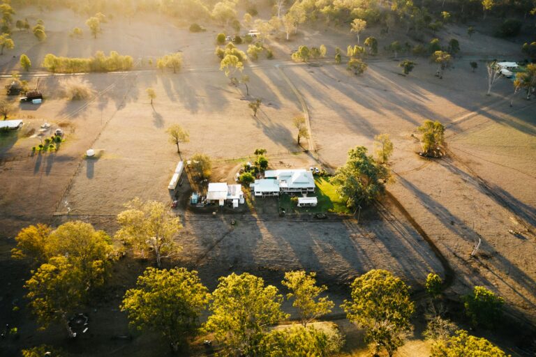 Pros and Cons of Working as a Tradesperson in Regional Australia