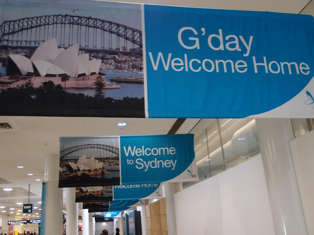 Welcome to sydney. Аэропорт велком хоум. Сидней велком. Welcome Home реклама аэропорт. Welcome Home sign Airport.