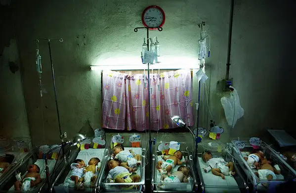 Overfilled maternity wards can be a sign of overpopulation in the Philippines.