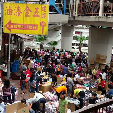 Filipinos in Hong Kong prepare balikbayan boxes.