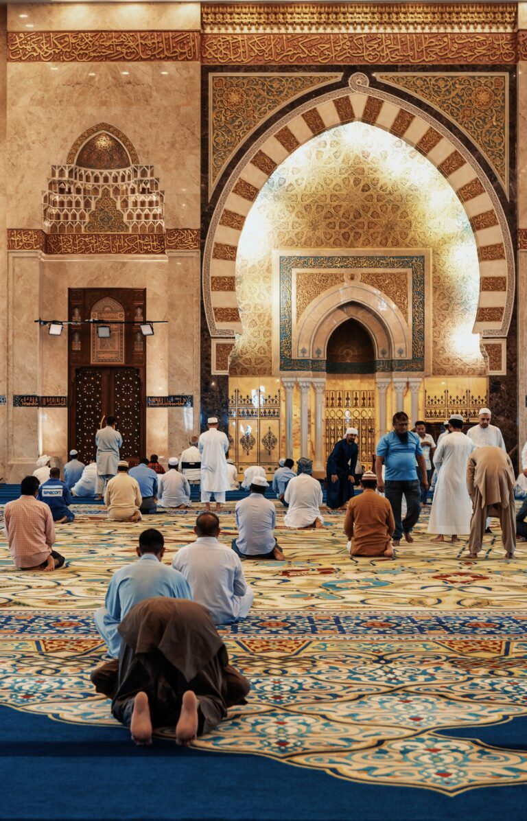Ramadan Etiquette Guide for Visitors and Non-Muslims in Saudi Arabia: