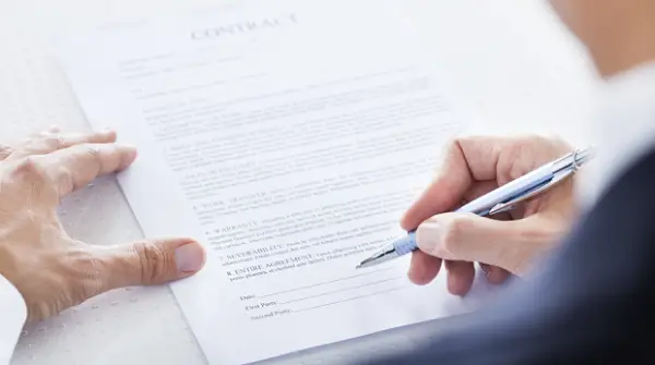 UAE Foreign Workers to Get Job Contracts in Local Language